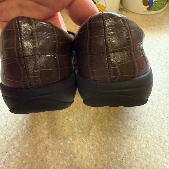 Avienta Sz 7 Brown Crocodile-Pattern Loafers Easy Spirit ECU - Picture 5 of 10